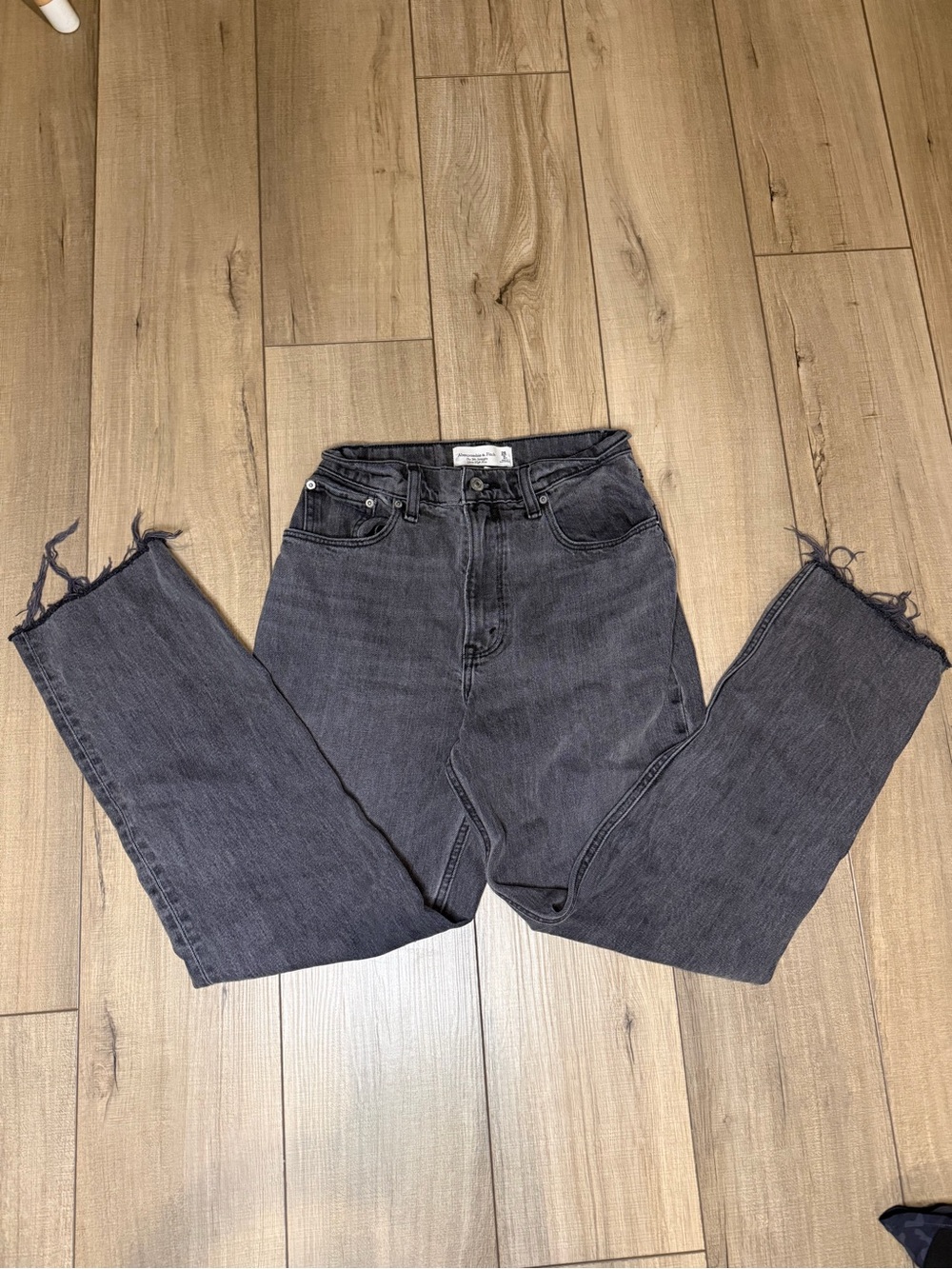 Abercrombie & Fitch 90s Straight Ulta High Rise Jeans 26 Black Raw Hem